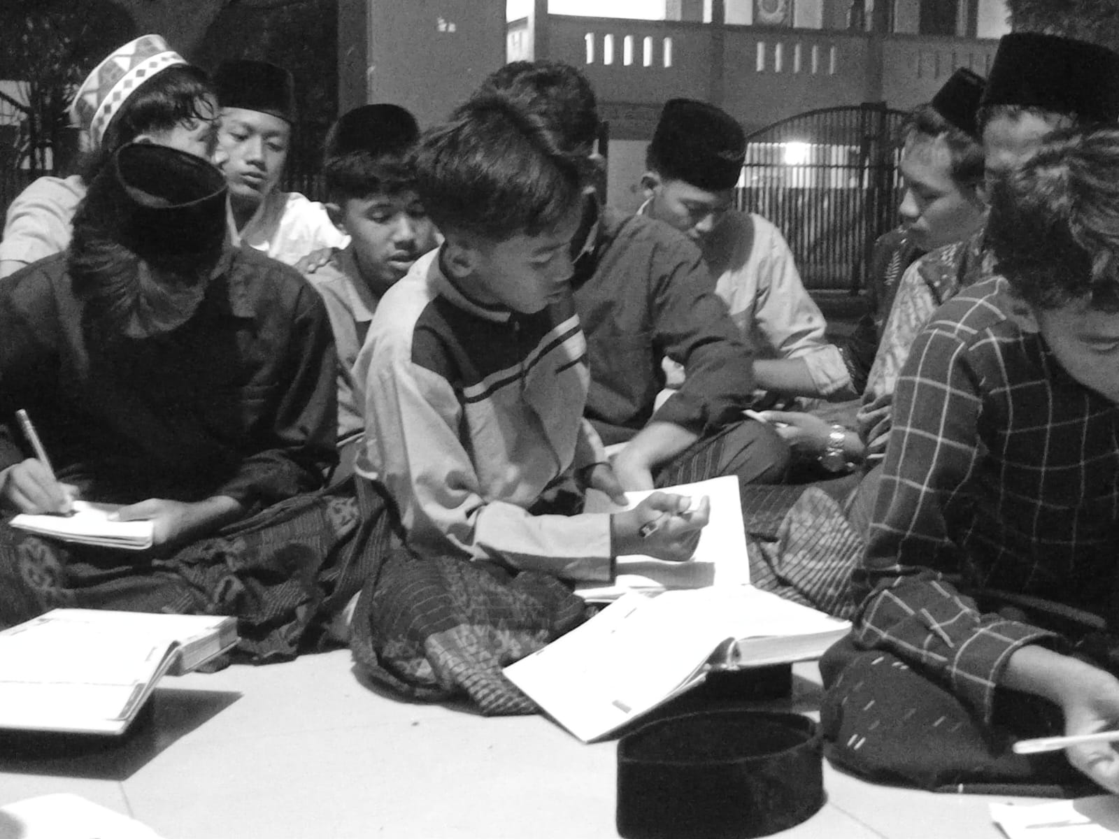 Mondok Pasti Isinya Ngaji Doang, Ngebosenin. Oh, Tentu Tidak!